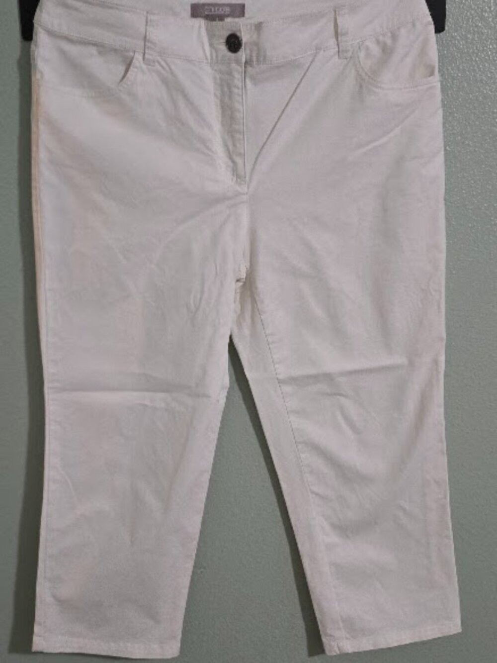 Chico's Size 1 Crop White pants